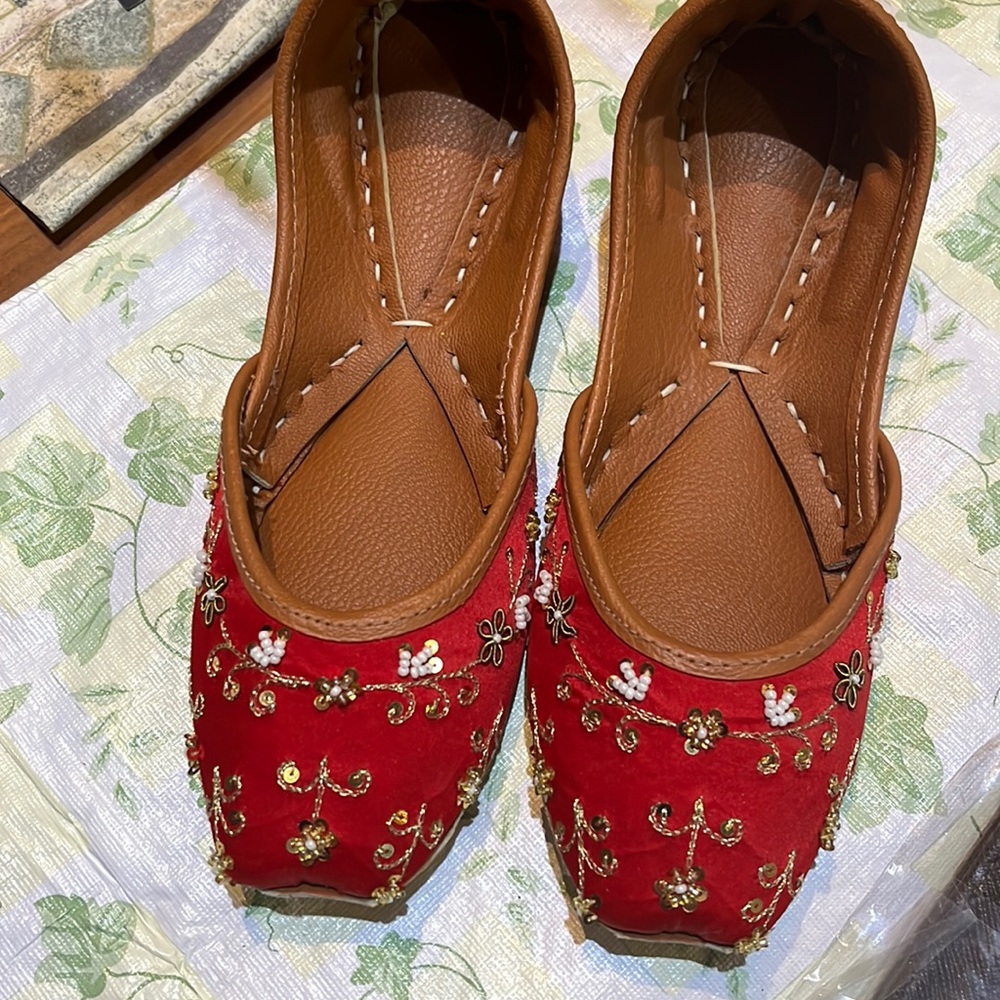 Handmade khussa, embroidered, no glued work.